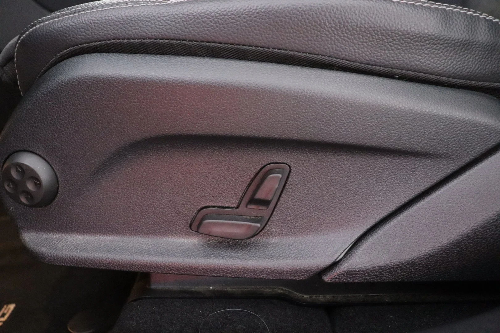 Car Image - 5w9LZoFWNB7K52XmV0aaDw