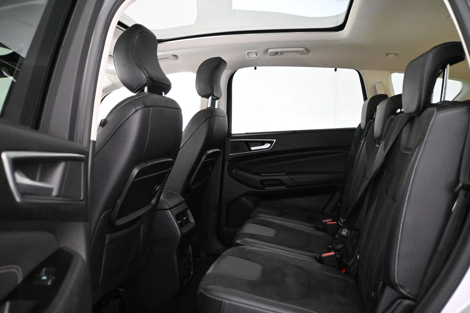 Car Image - 4T2d0GwLx97WpUTrCVmPBa