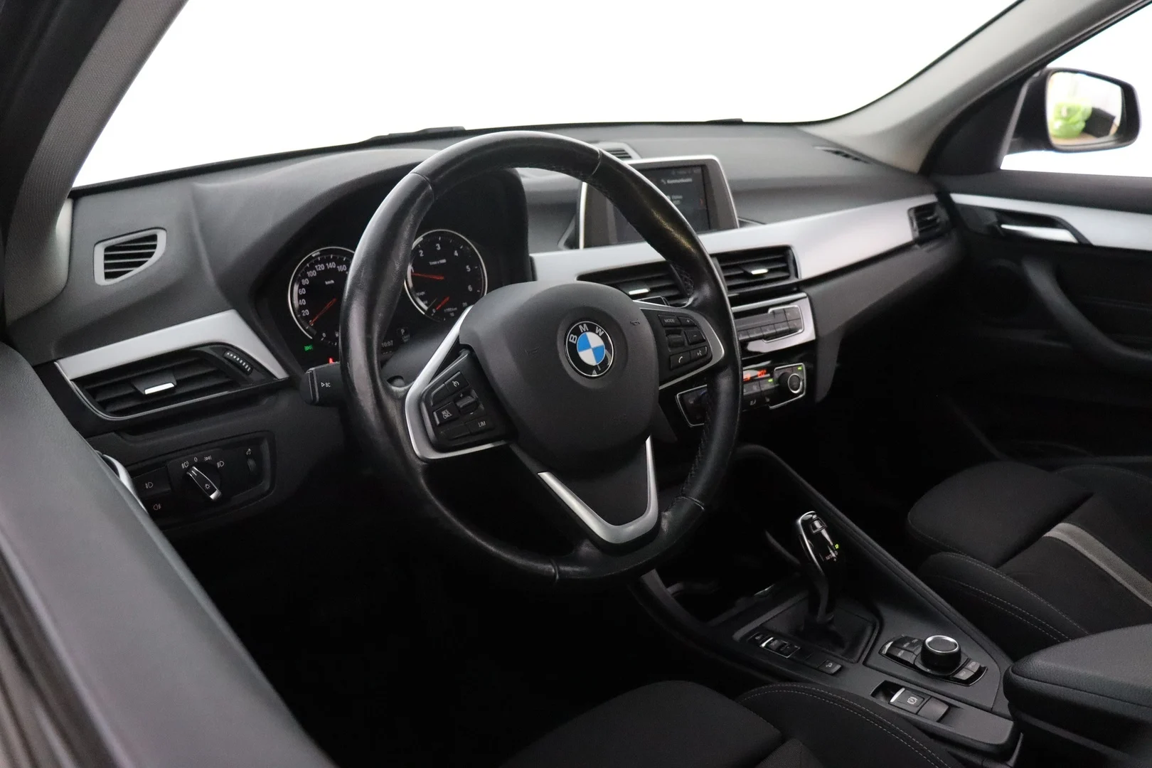 Car Image - 52ikV7SWJhYm4j3Cunhhsd