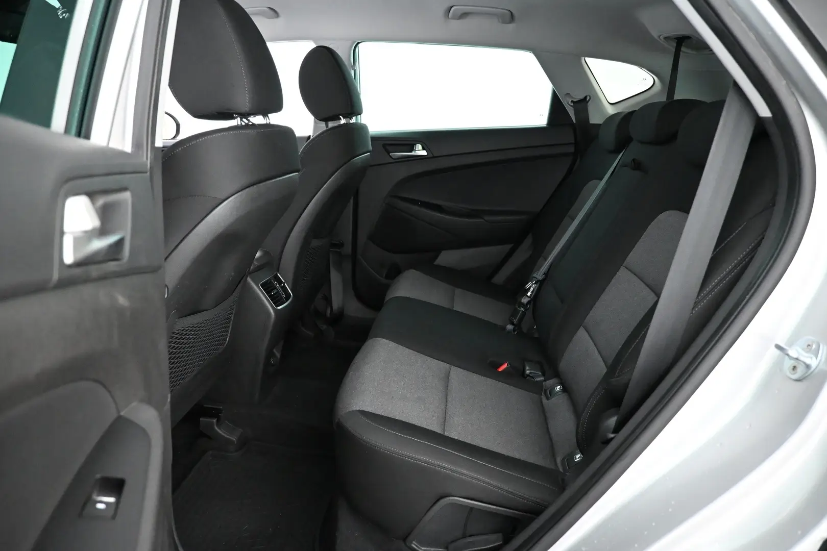 Car Image - 6CRFix35jrlwSxal4TvkbY