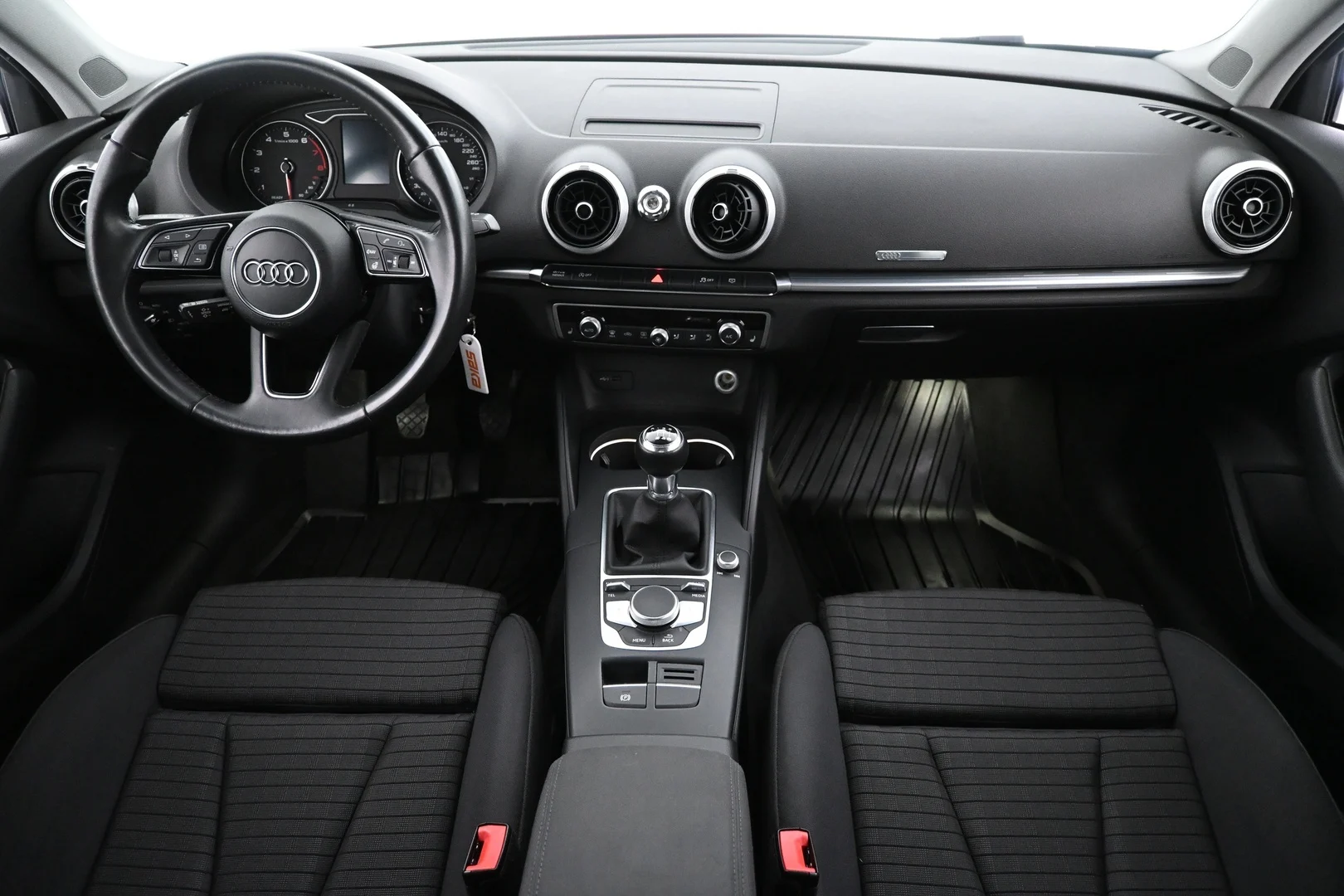 Car Image - 78SYhYMZEpzbM2hbWEO3Du
