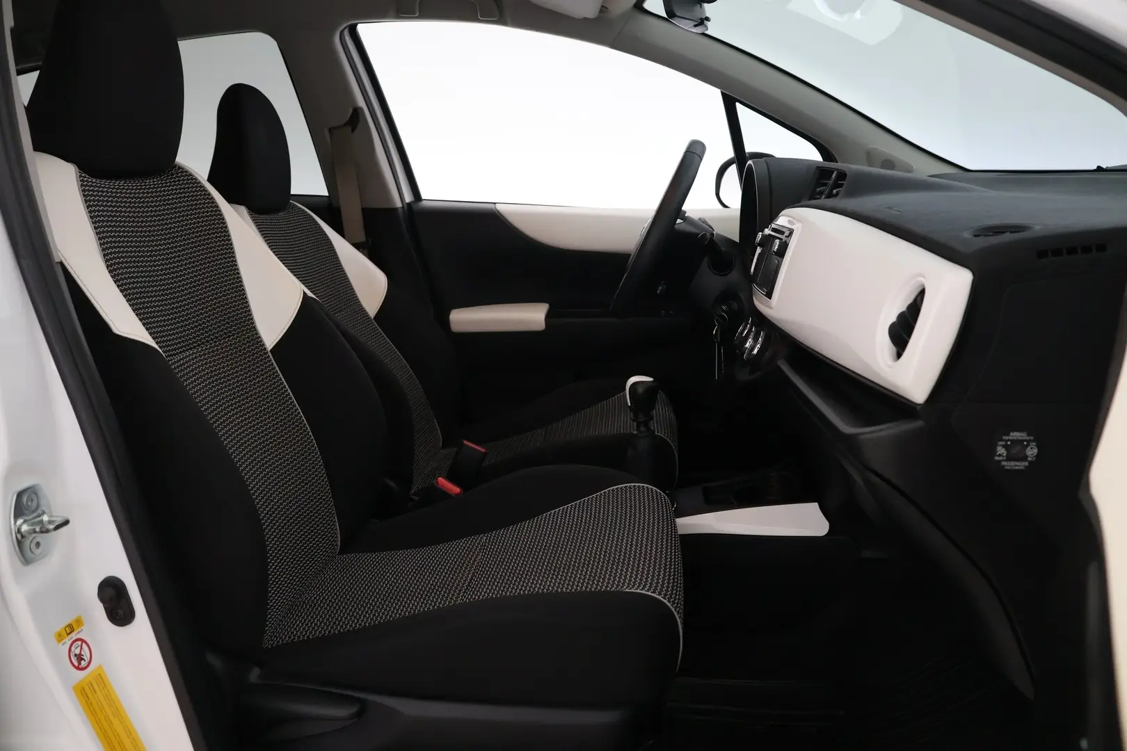 Car Image - 6dnj4EM65p2adxTteYCBGy