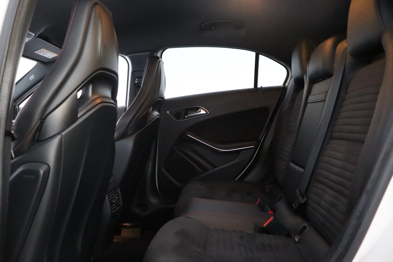 Car Image - 6DMiVvMb9lv0PW4TwoIdtj