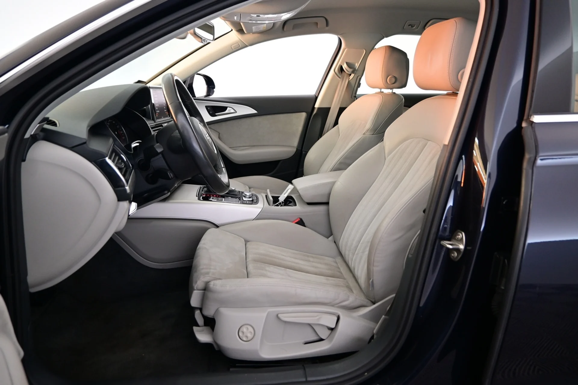 Car Image - MMvWnNa0pJZrQ0be1Kgzs