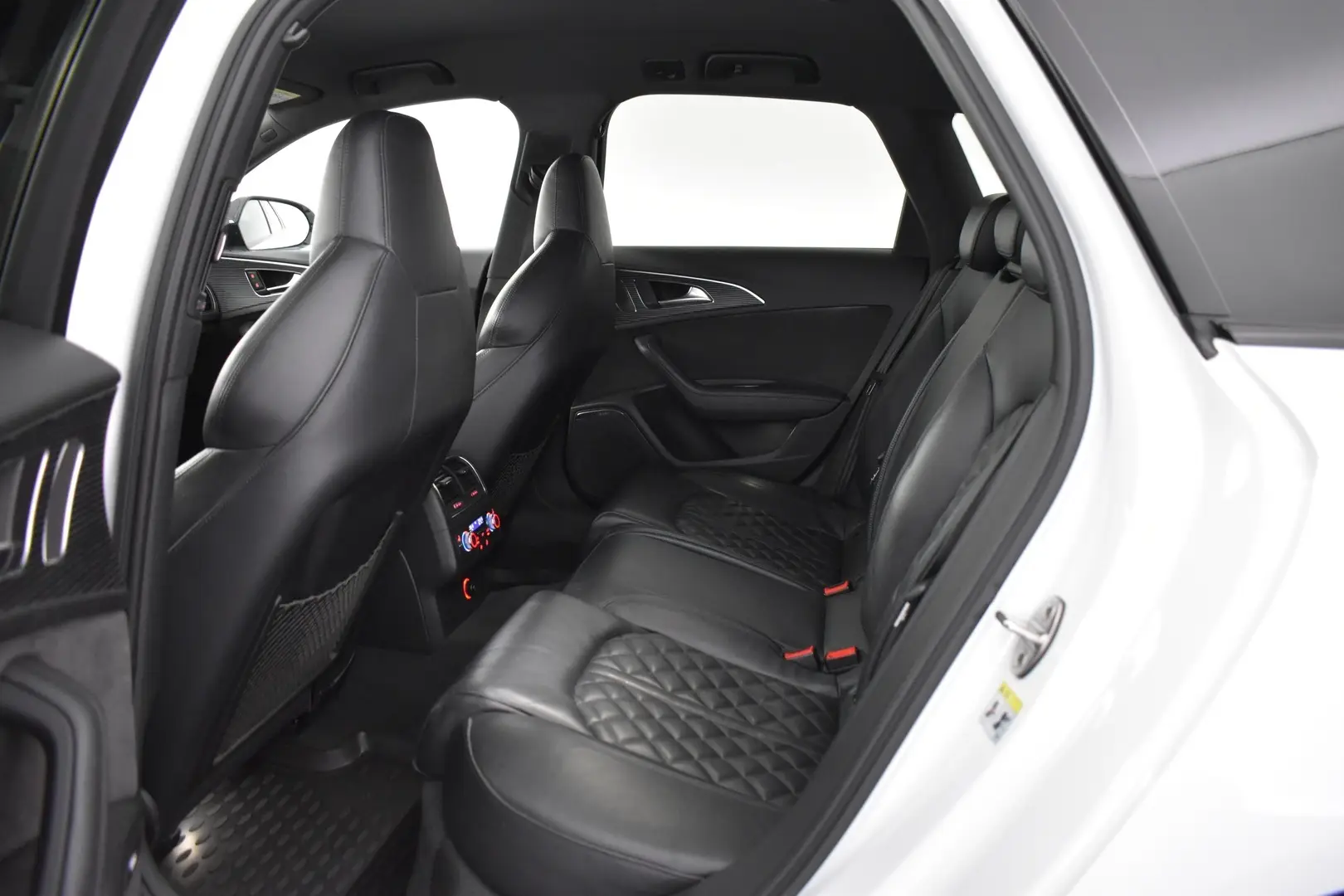 Car Image - 3nFUvN1M9aJVHc8W7sVHe3