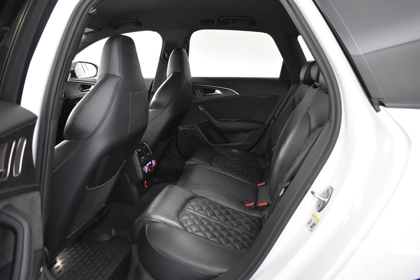 Car Image - 3nFUvN1M9aJVHc8W7sVHe3