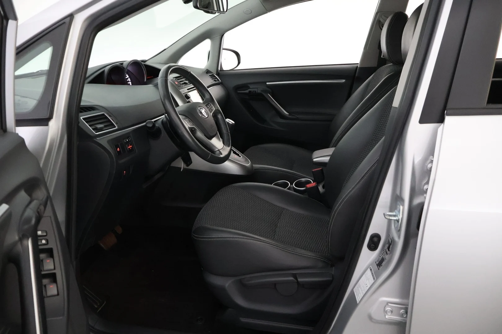 Car Image - 1jQghvWvq6ei3ipZokEII8