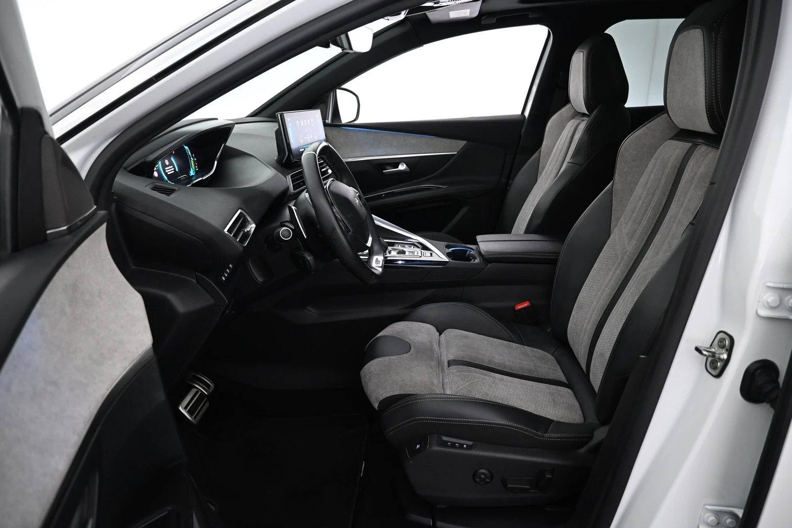 Car Image - FuvclooBABU0Oz1kSAIvw
