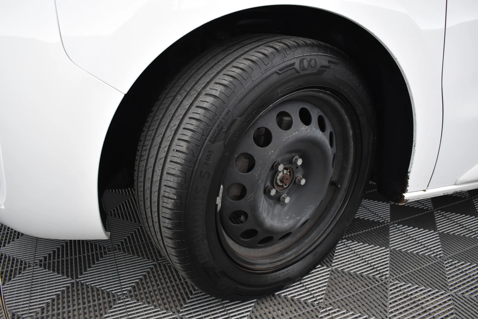 Car Image - 5oGDcLyDGF8YoVEt0VJ5oy