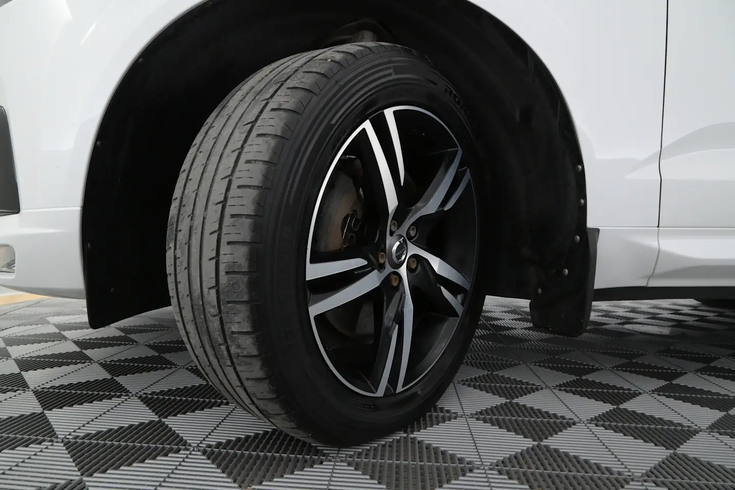 Car Image - 2g9rrvMBVQt11zofwDf6LU