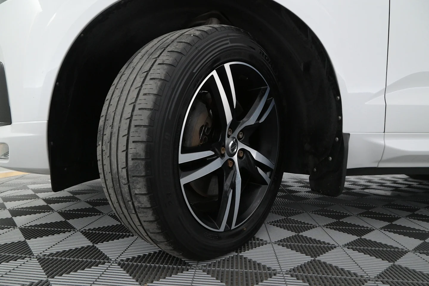 Car Image - 2g9rrvMBVQt11zofwDf6LU