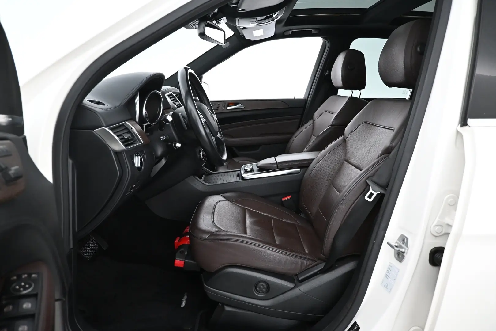 Car Image - 2H32mxr6qkgfHvuxbibUSz