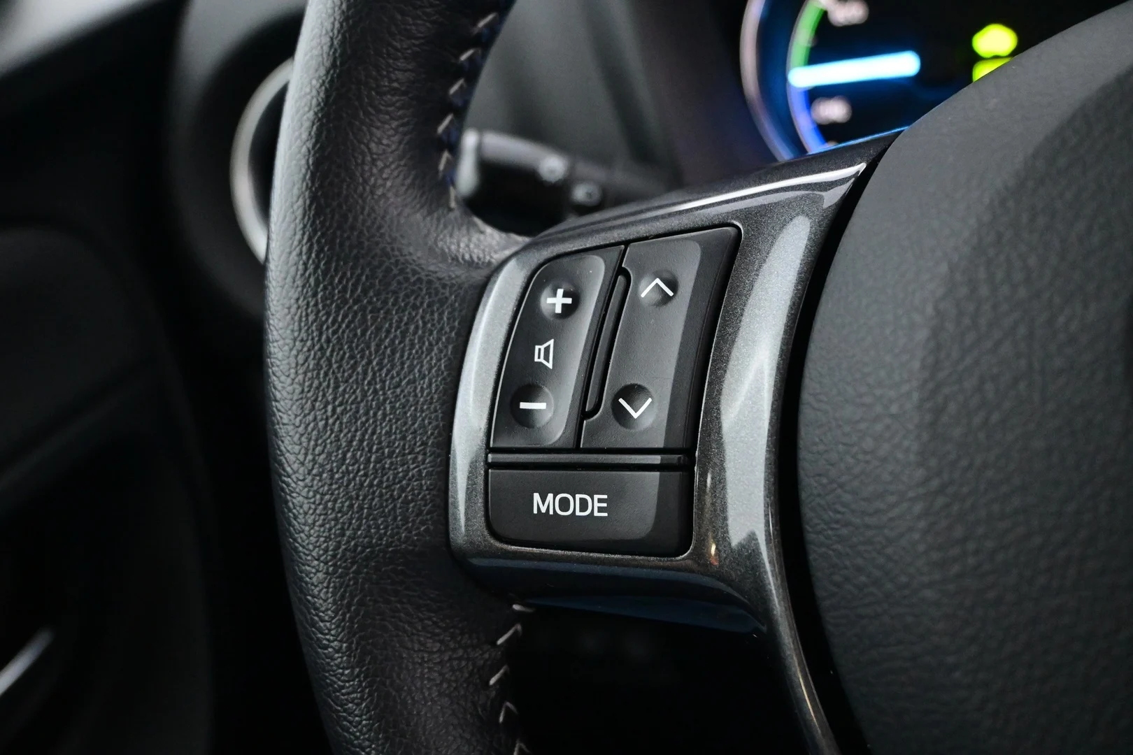 Car Image - 2Co01c4Ca75FxBPcv3a5yd