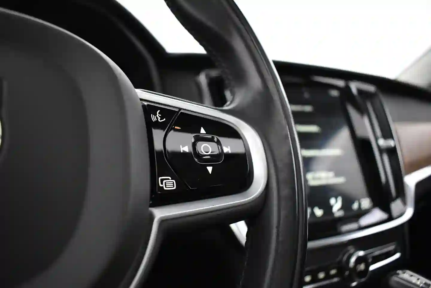 Car Image - 44kxJzRqzvbMQyrDeUxTIZ