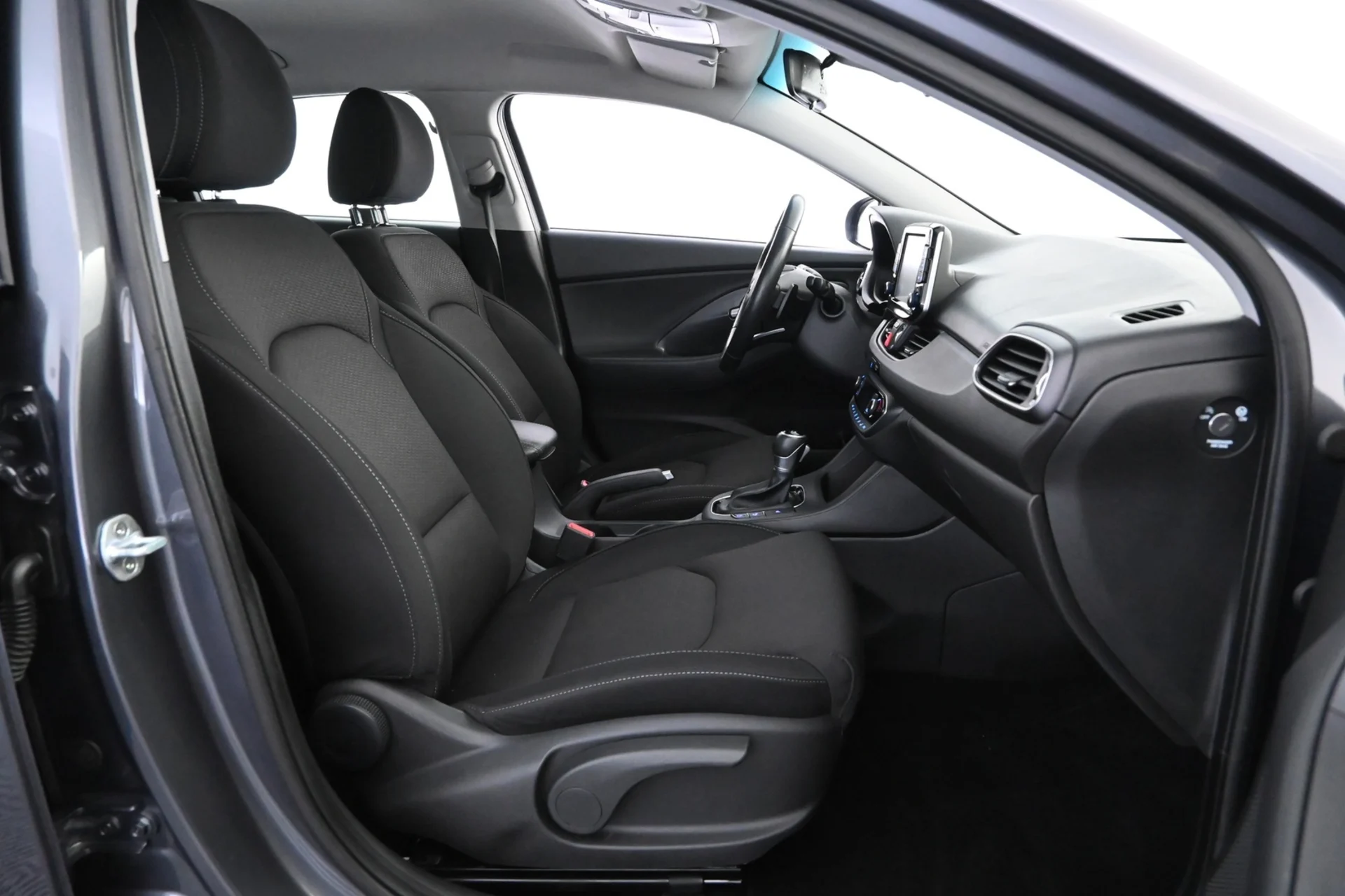 Car Image - 6jkMXlNImP2Coic3FLGiiu