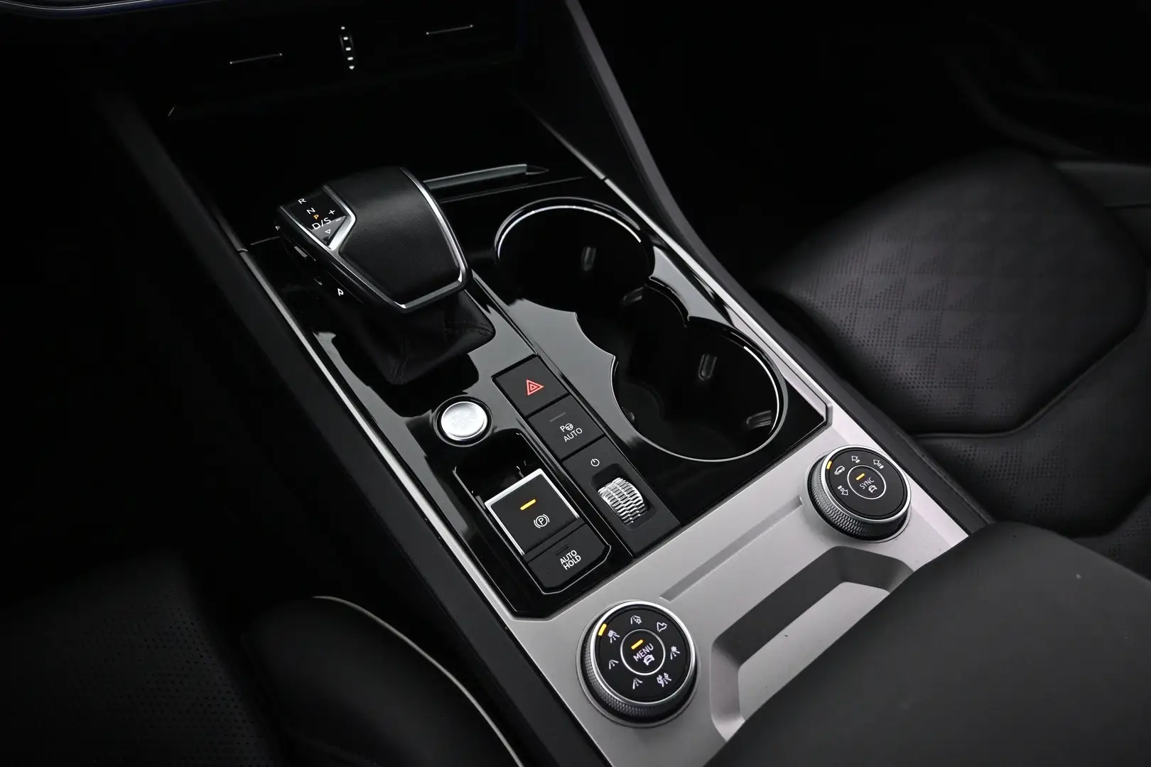 Car Image - 5IUb6rdutDkBEK2sGv5Fec