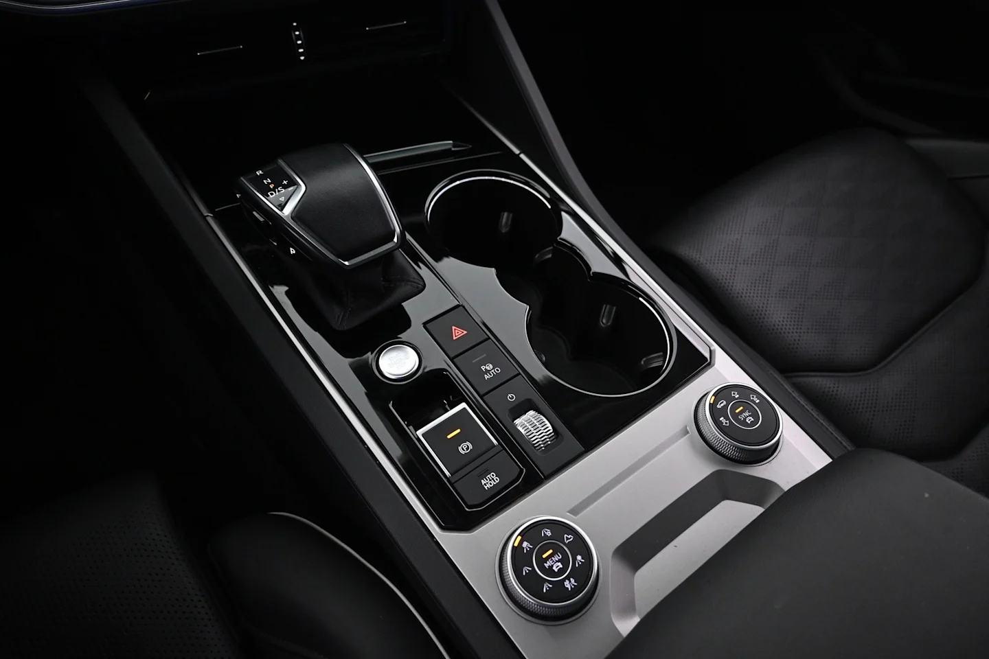 Car Image - 5IUb6rdutDkBEK2sGv5Fec