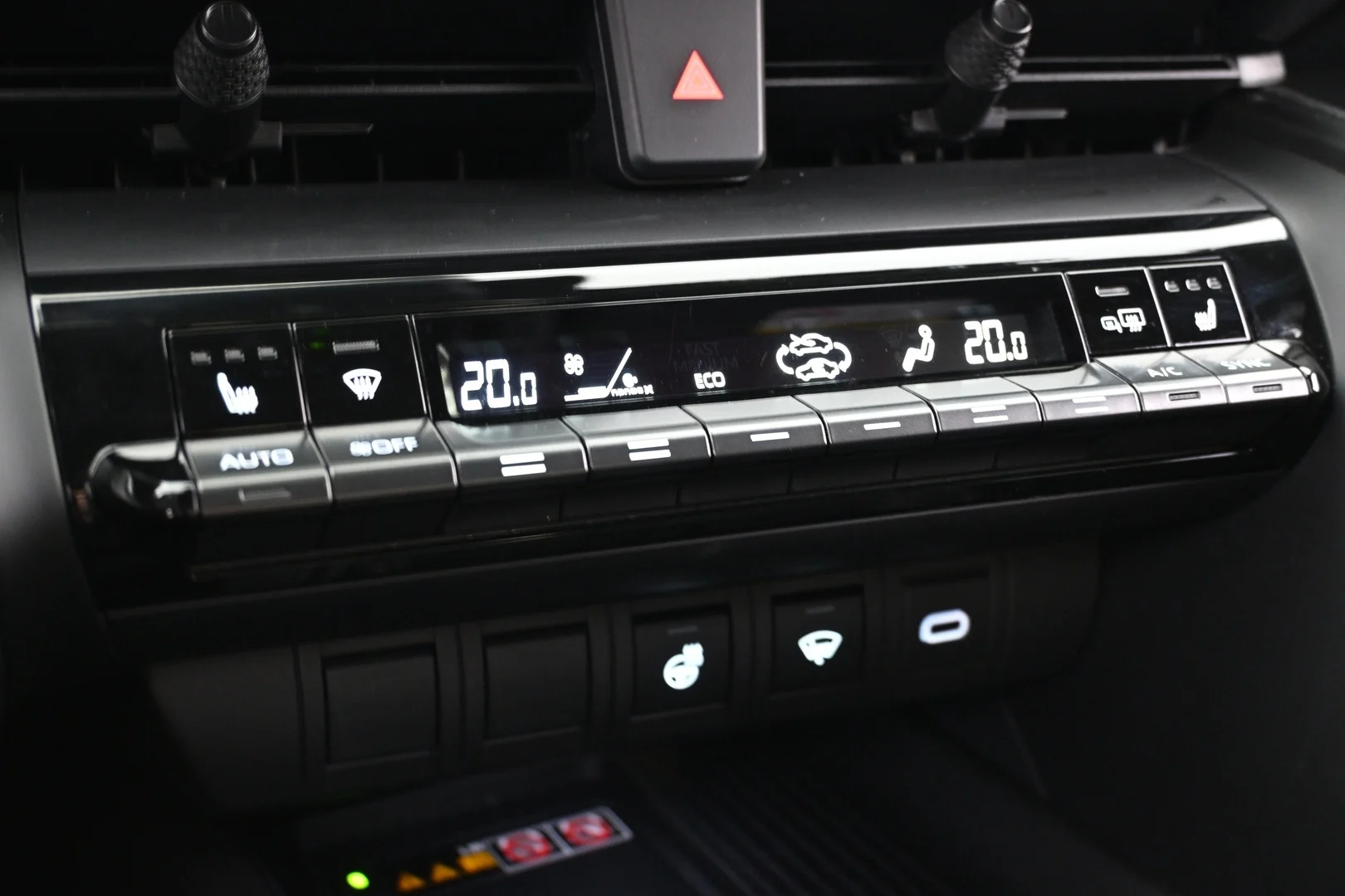 Car Image - 77ZFizg1RZ0BlOlBPSWo7f