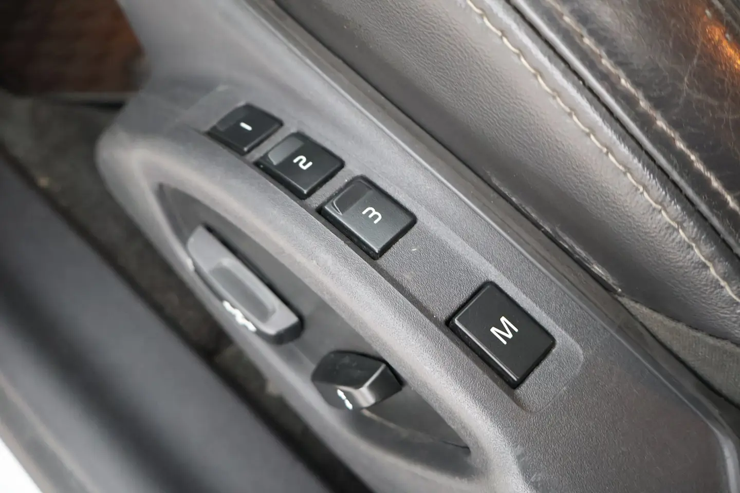 Car Image - 75djZFcxJMzBWvWSkKeMEL