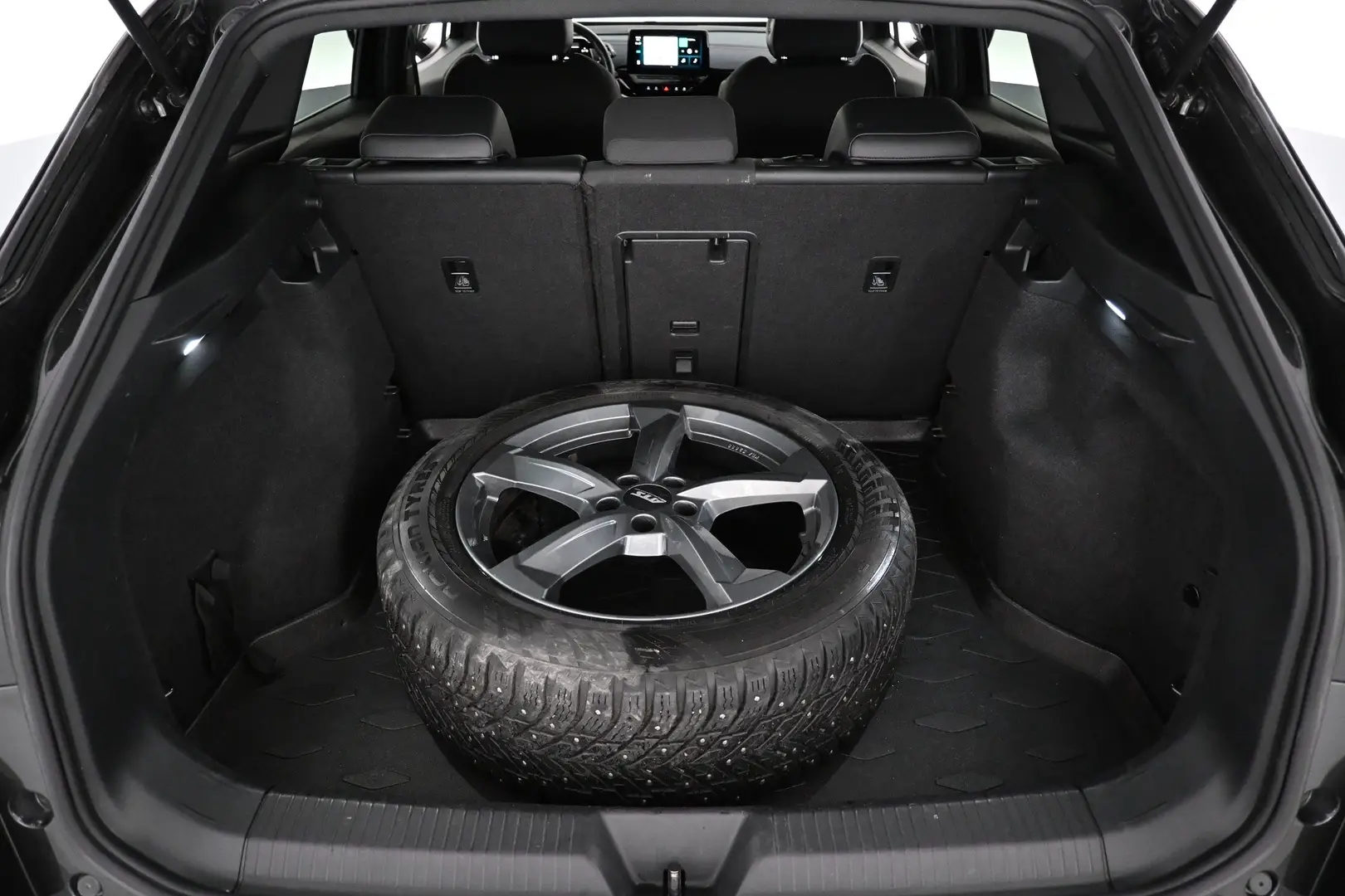 Car Image - 1V9bdqdoUmF9FiC5Aup7Av
