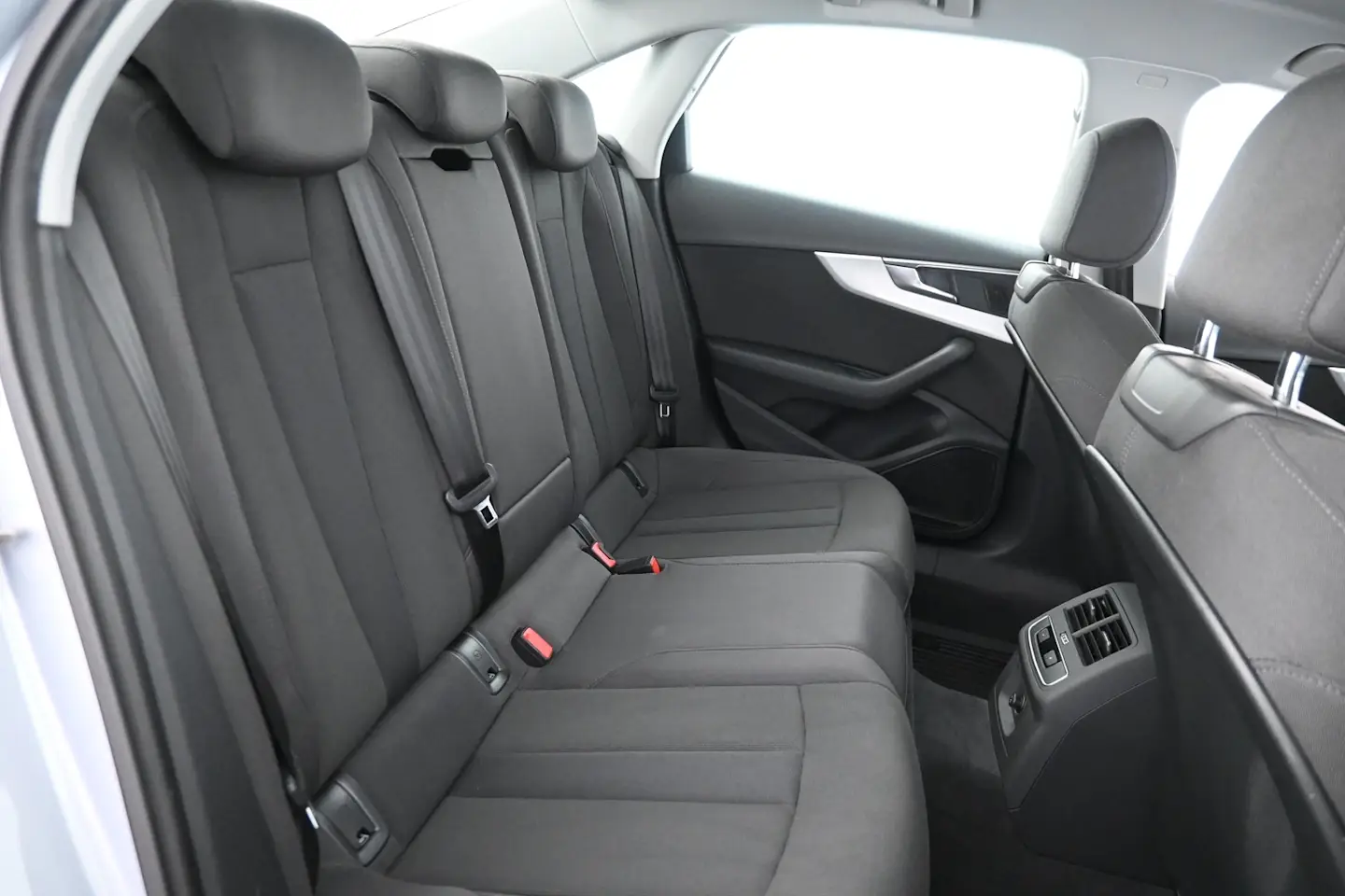 Car Image - 24Z88Nl0uSJ6lSKAwMkbYf