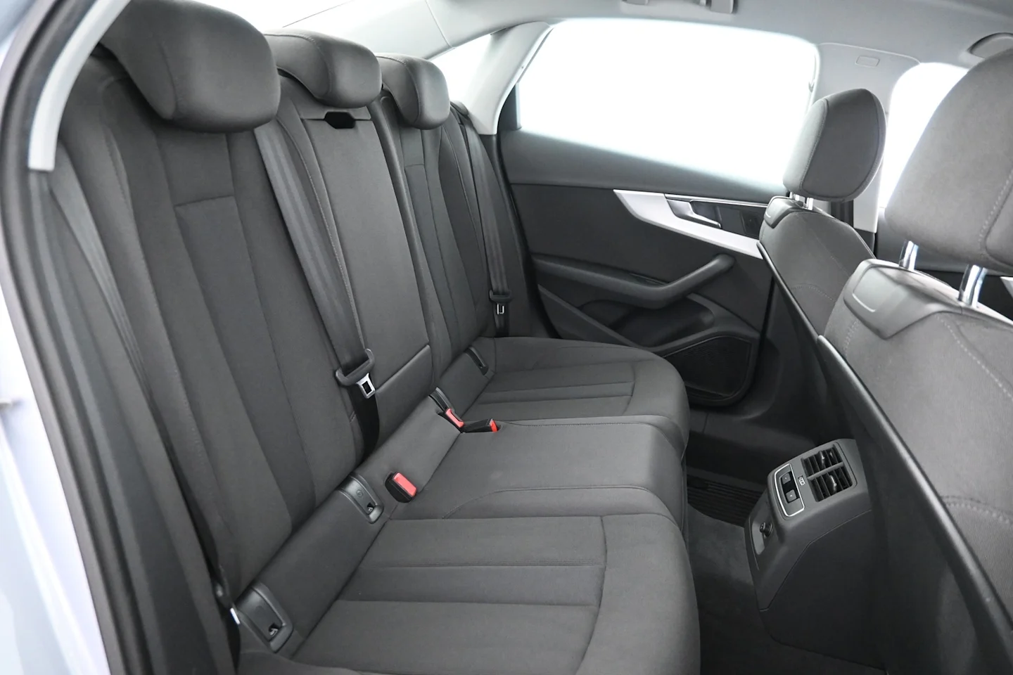 Car Image - 24Z88Nl0uSJ6lSKAwMkbYf
