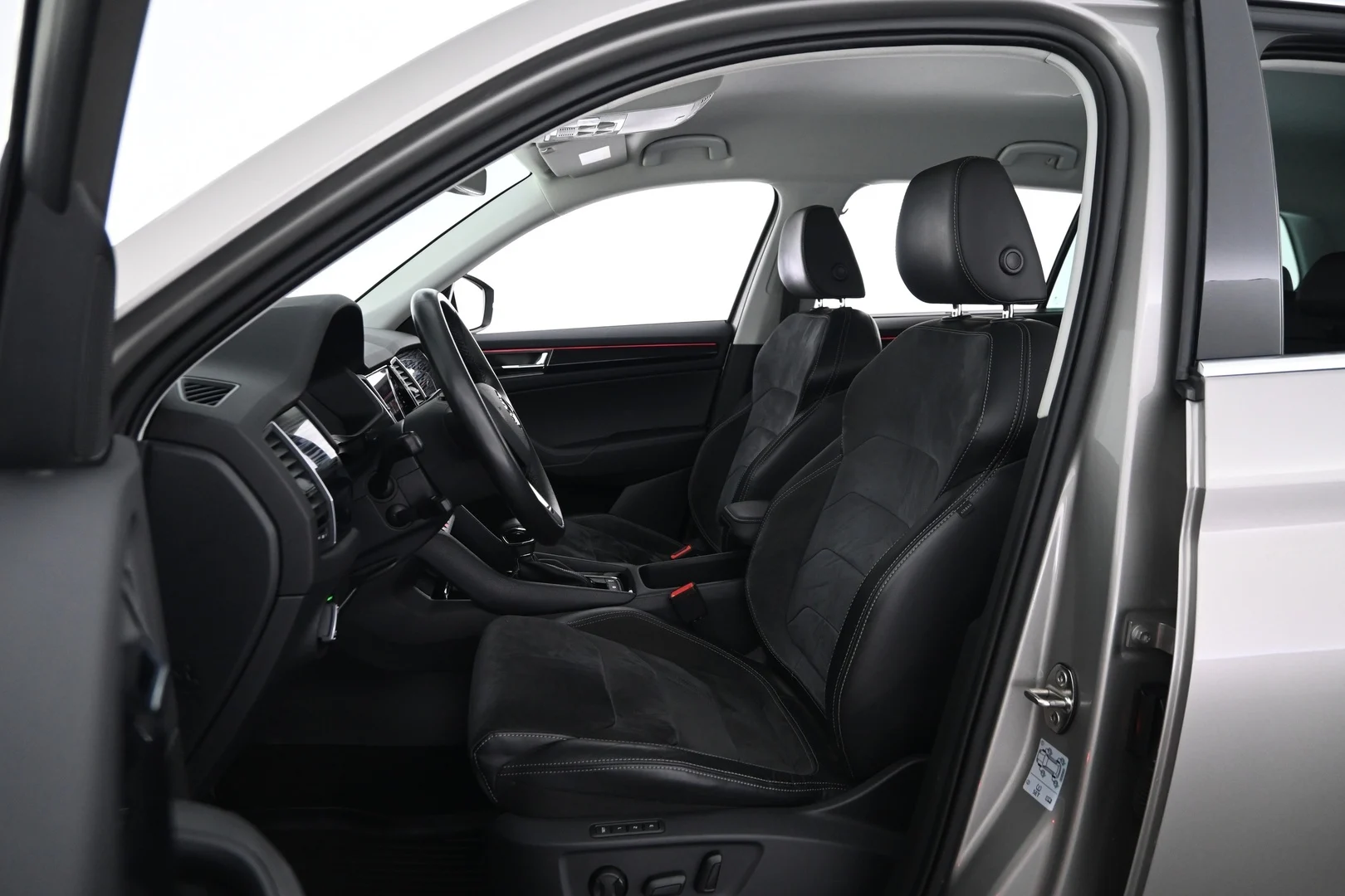 Car Image - 3SoY7u4VcKUvuY8ORQyNC6