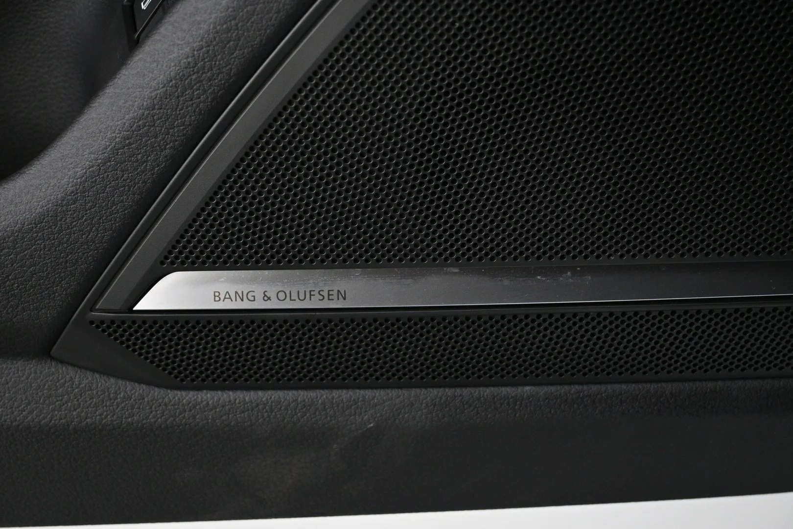 Car Image - 6foUfavXgjIg94HUxnKlIX