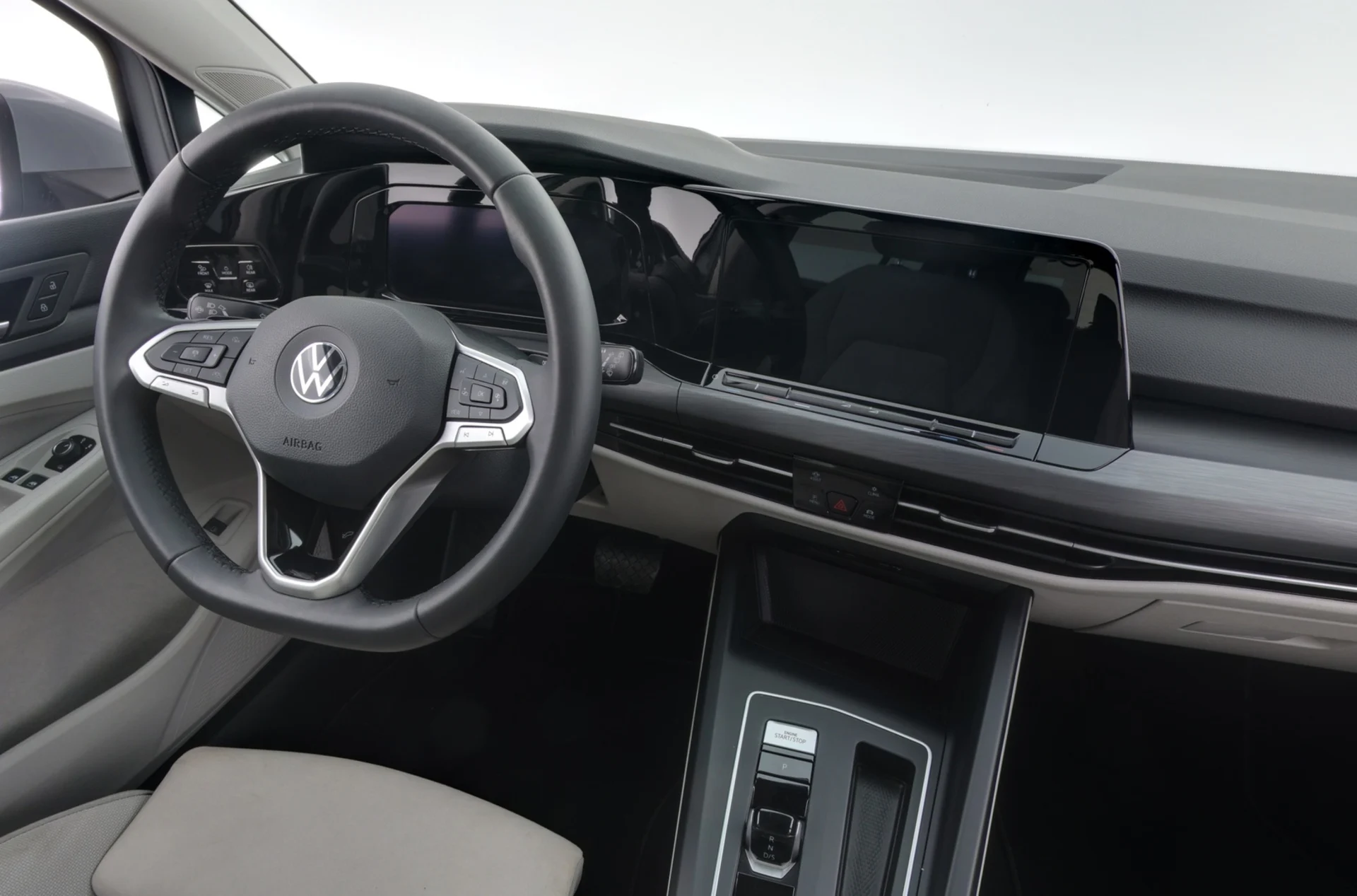 Car Image - 16uVDu3JnCeMyEd1AKSDve