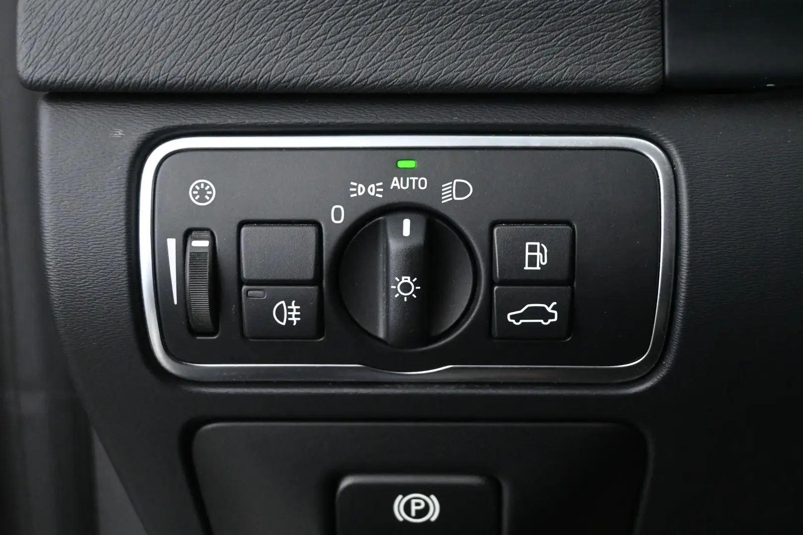 Car Image - fYT1uQerrjby0FhN9sObI