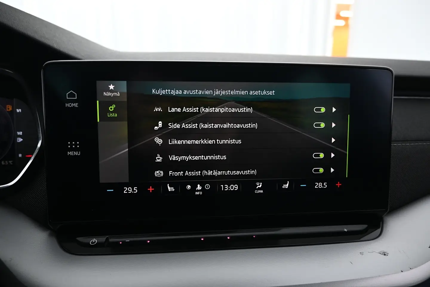 Car Image - 5b2CJeKYIk4LmXH8Wr7WYG
