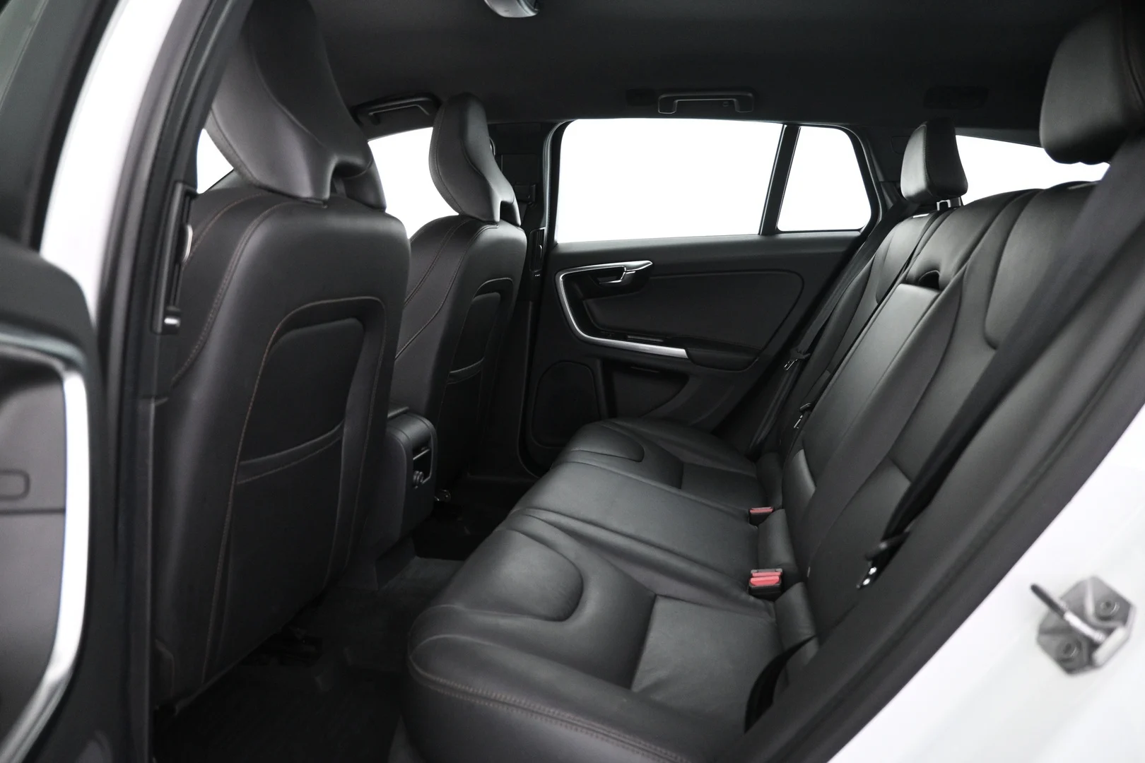 Car Image - 2b41mbiSNoW1gu6eOvFqEY