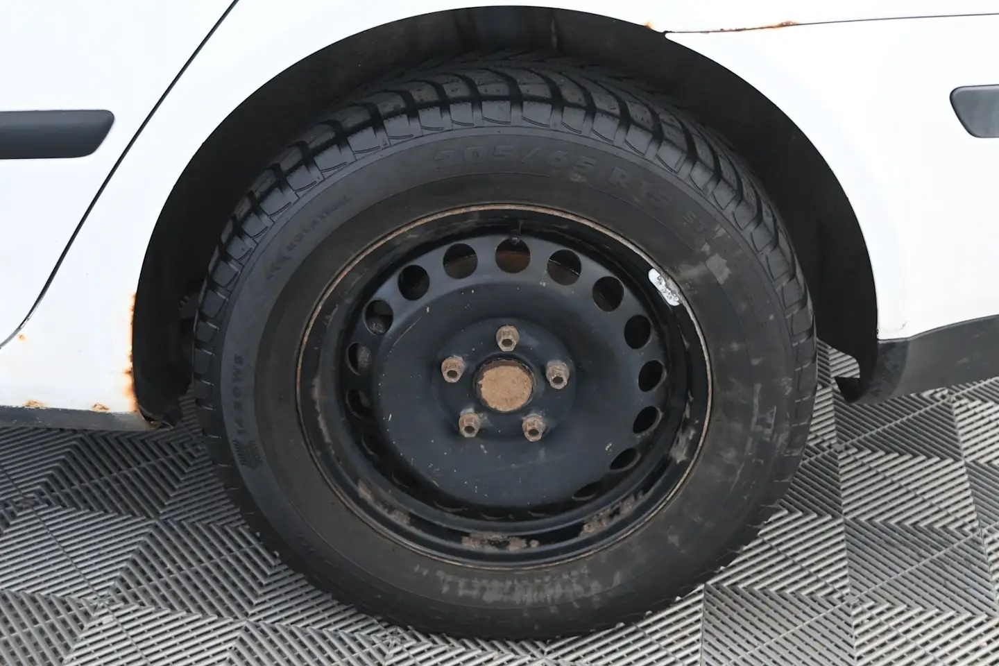 Car Image - 3AEKNisSo0Df0rKN8QrDnu