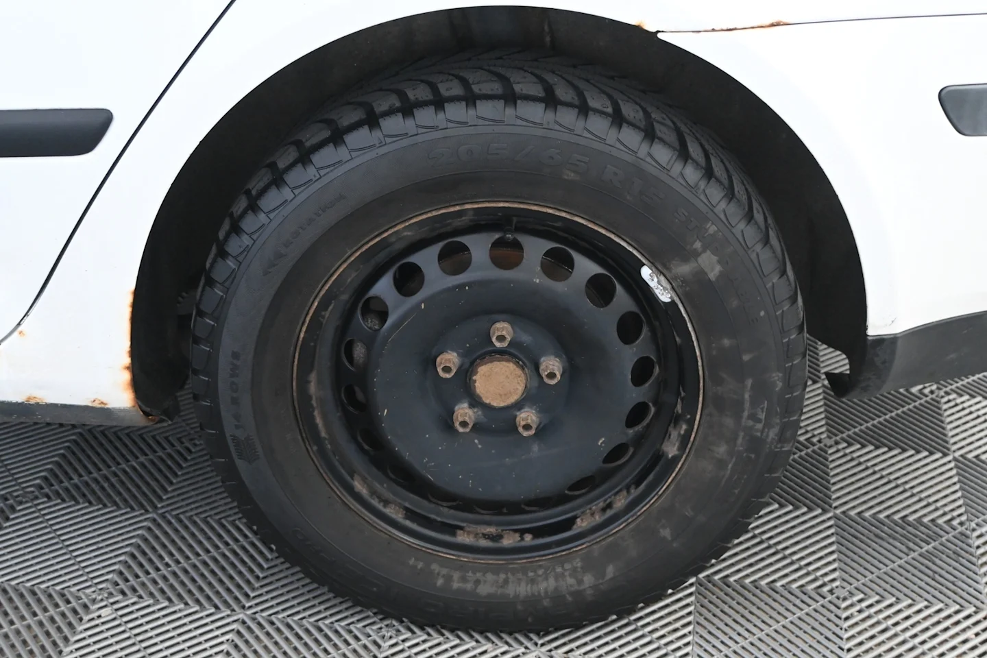 Car Image - 3AEKNisSo0Df0rKN8QrDnu
