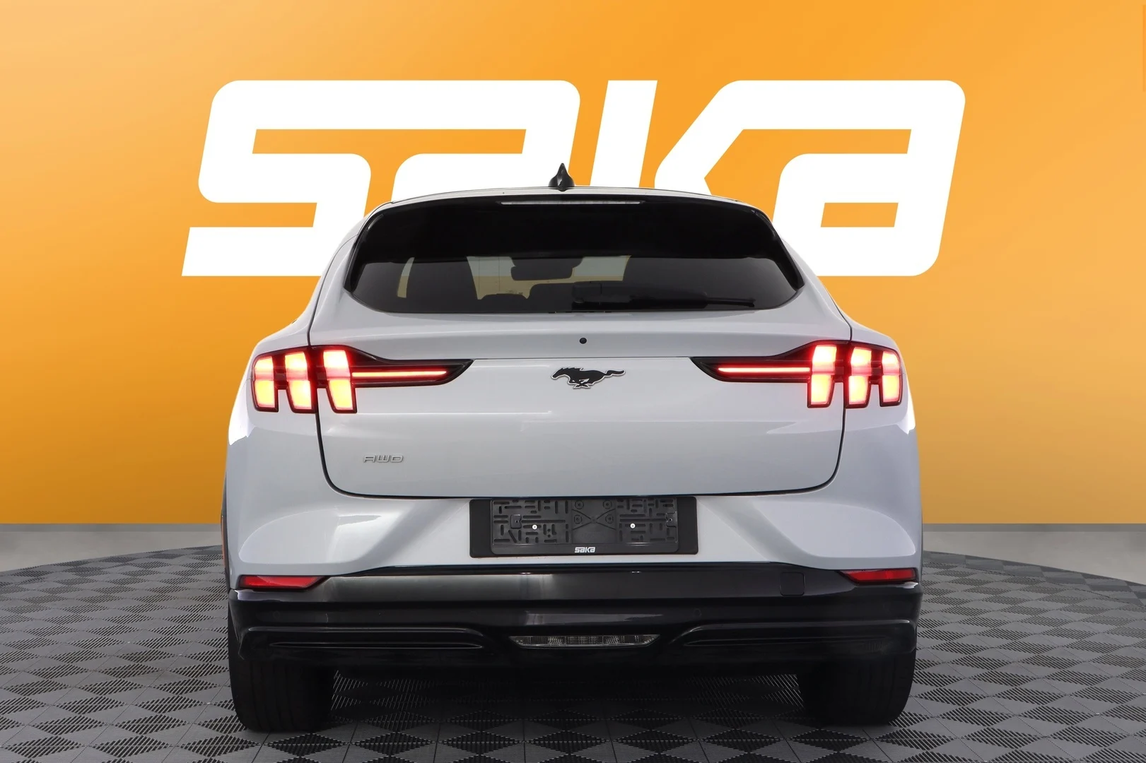 Car Image - 5PbwcrcFGJYB8HZouxb8PT