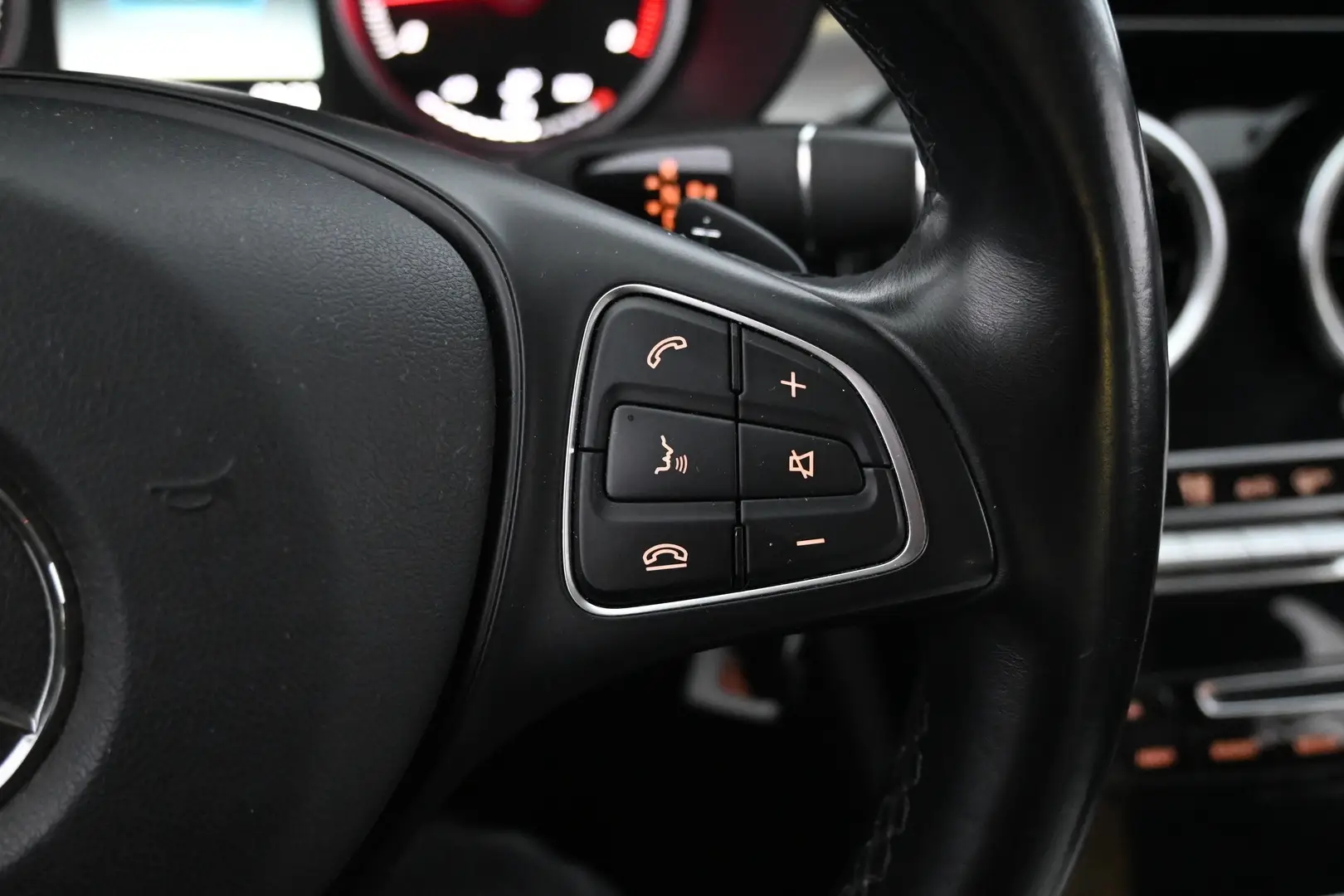 Car Image - 5j41GQu0XAtiKu8MjGRNON