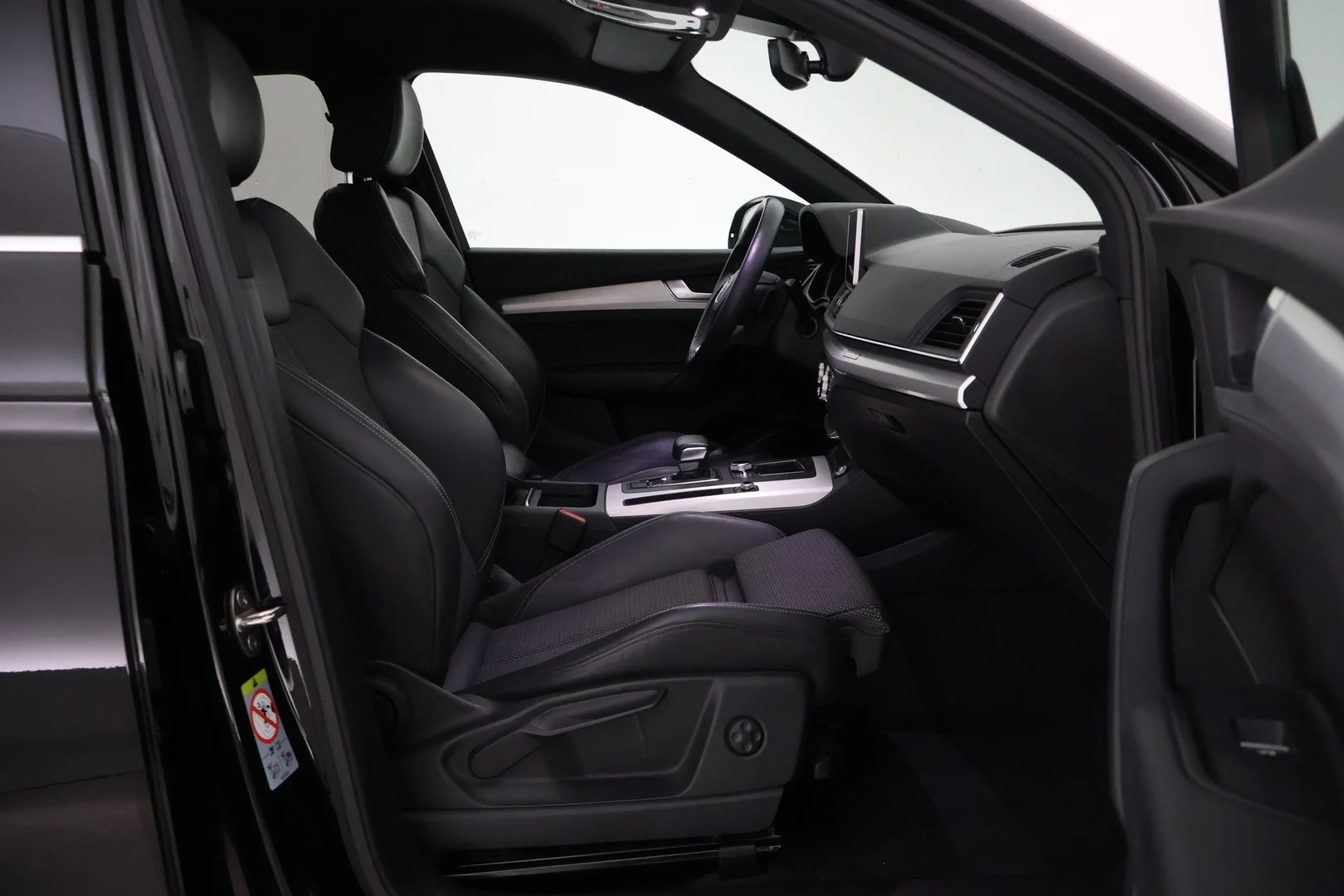 Car Image - plHtt7hbyEsMz7iPmHwXM