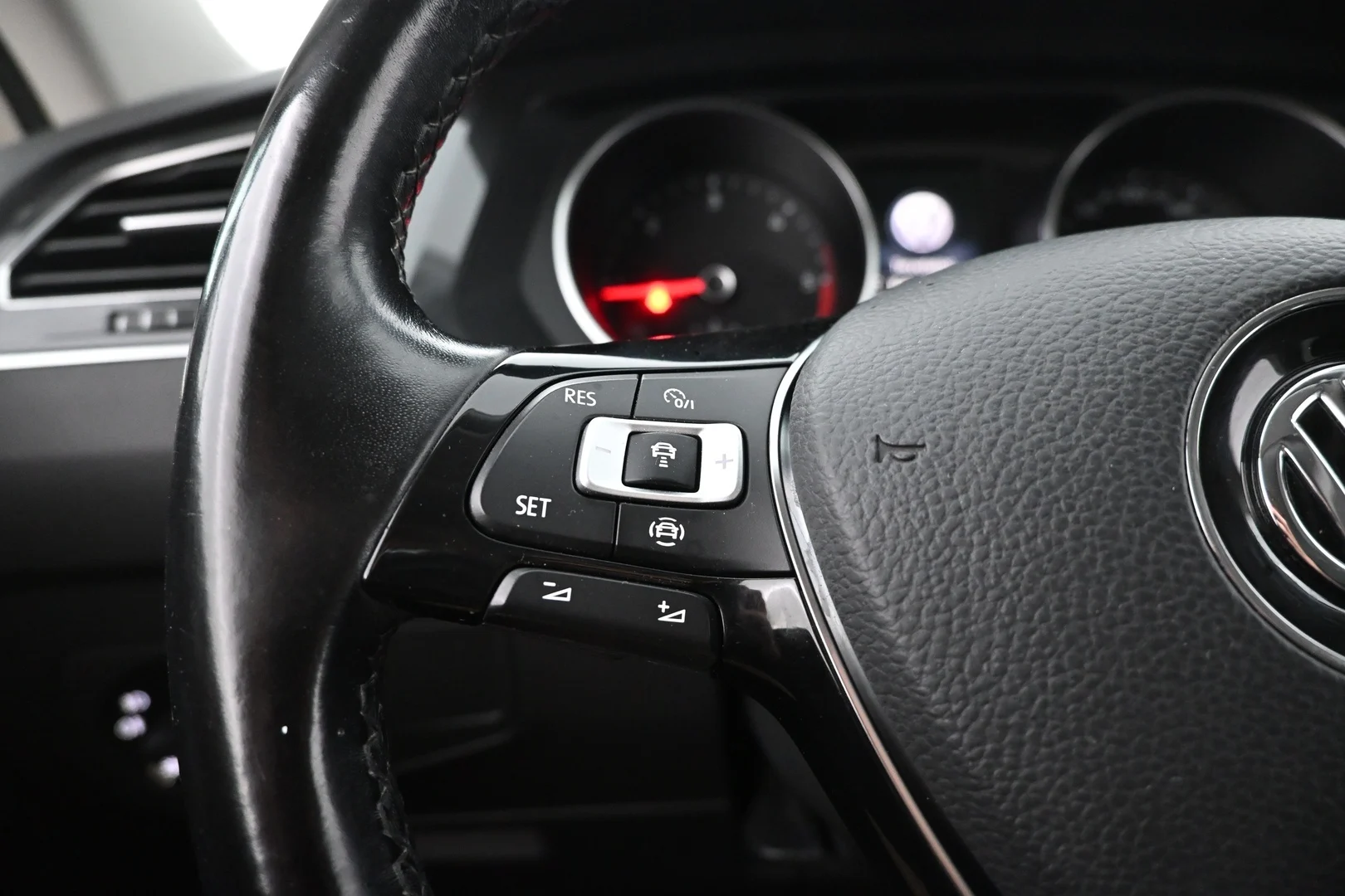 Car Image - 6JkW5QO1r1XLVfQ7uUbVT9
