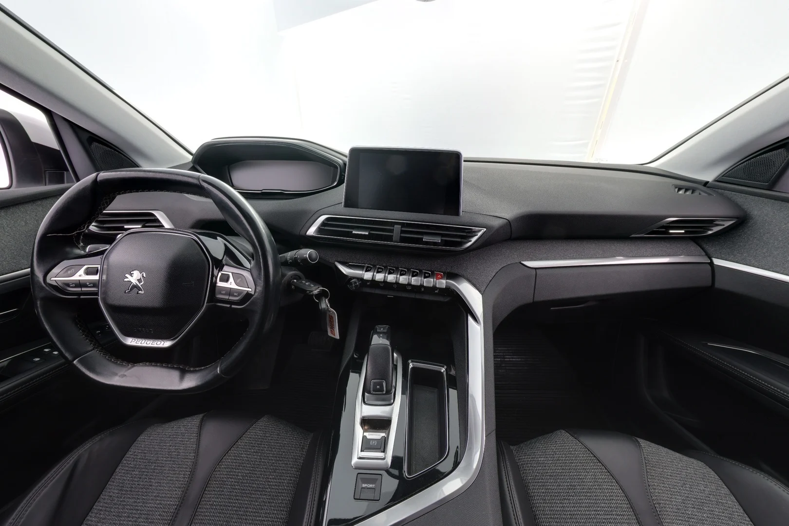 Car Image - 4jgxG9EemOS3gMZILnmE6l