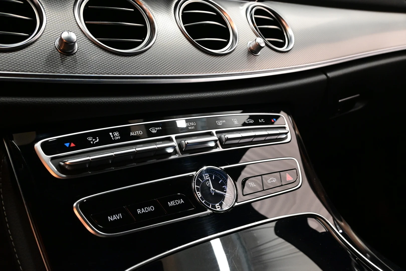 Car Image - 2OtiBVOBhxRQ6RX9oOpoTd