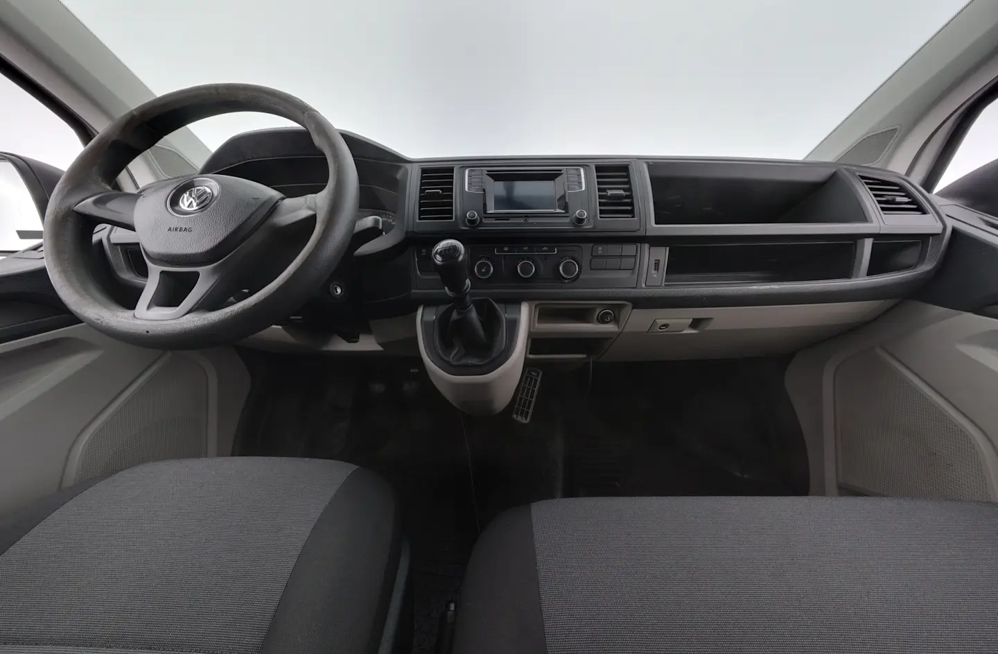 Car Image - AOCwEuwV8adroO3NOK2hh