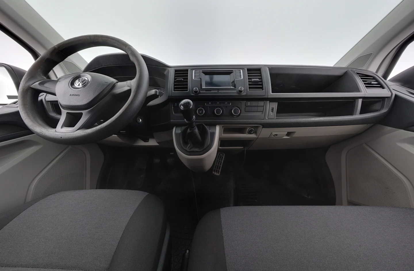 Car Image - AOCwEuwV8adroO3NOK2hh