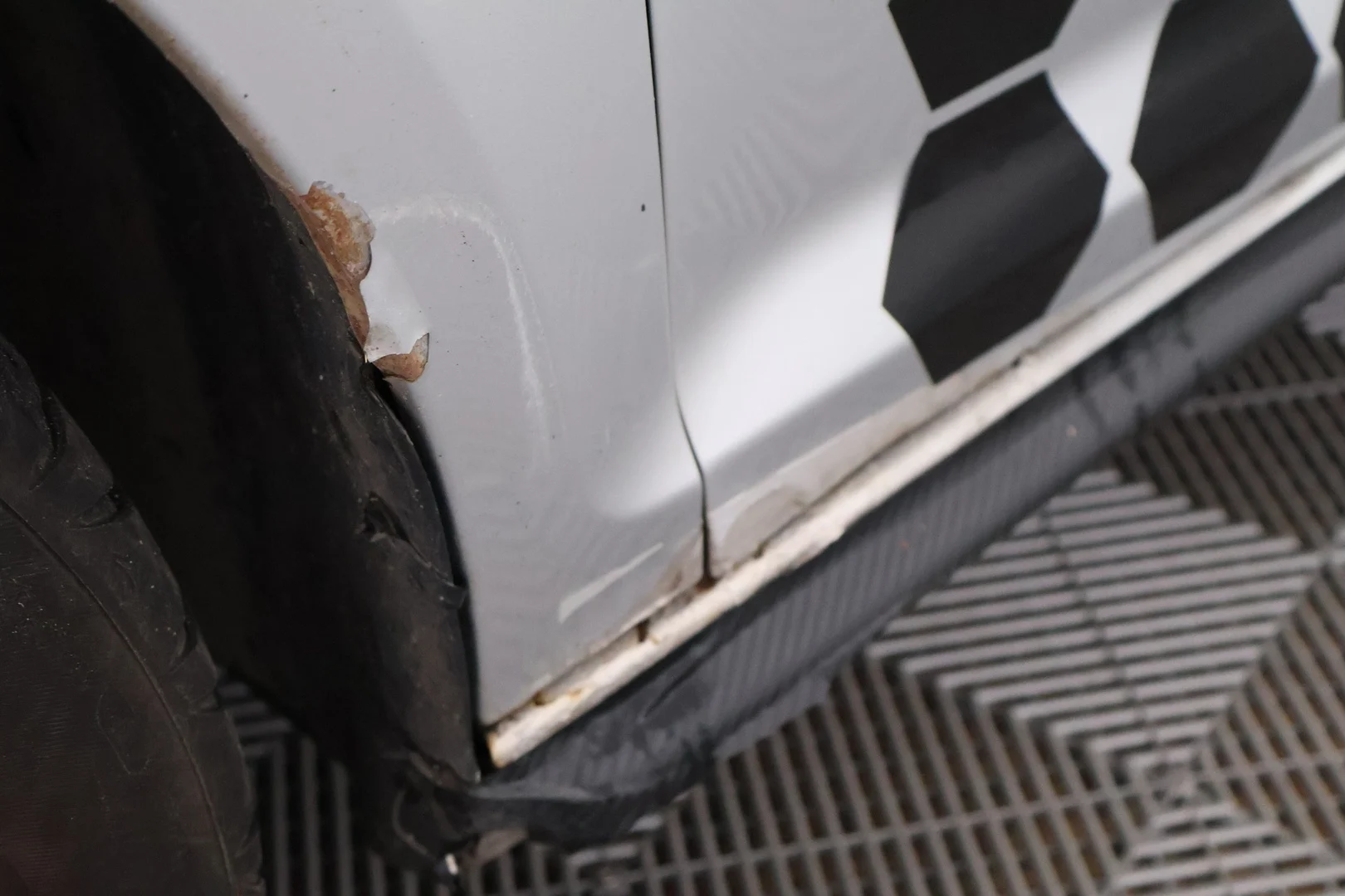 Car Image - 2YLT7kKczBwYrad9vNLVom