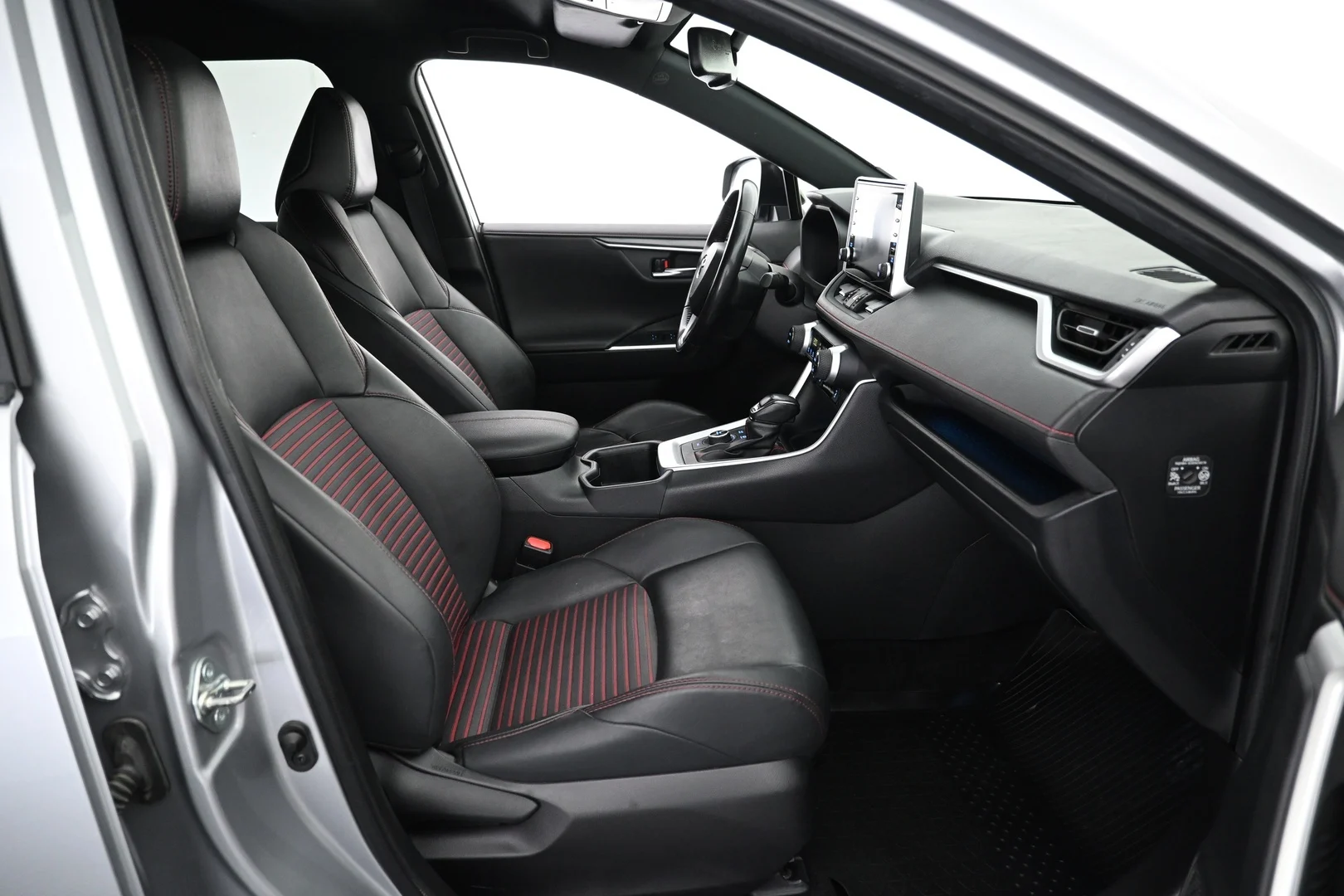 Car Image - 777McW7TEsKkFkiwHqbFCV