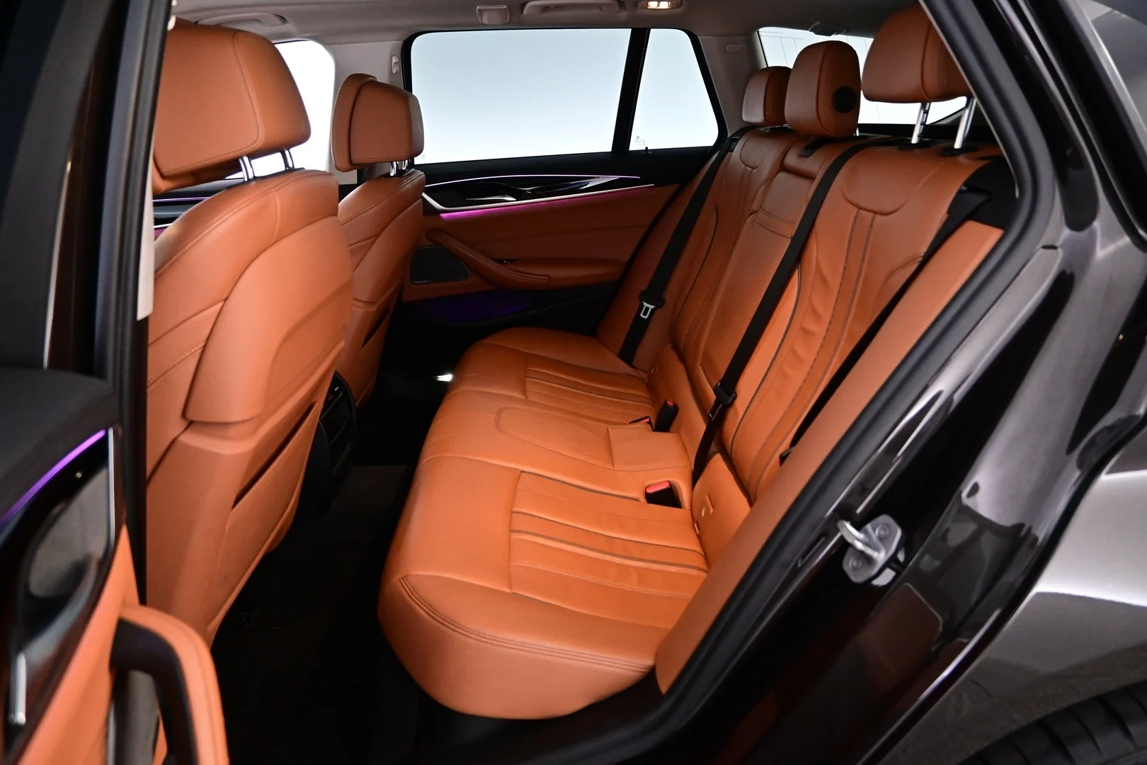 Car Image - 211a8E1UZnZw9jKzqC2p2h