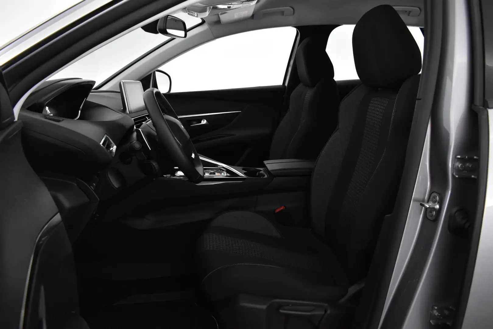 Car Image - 15rTdVIUWDPN3qFciWtYXb