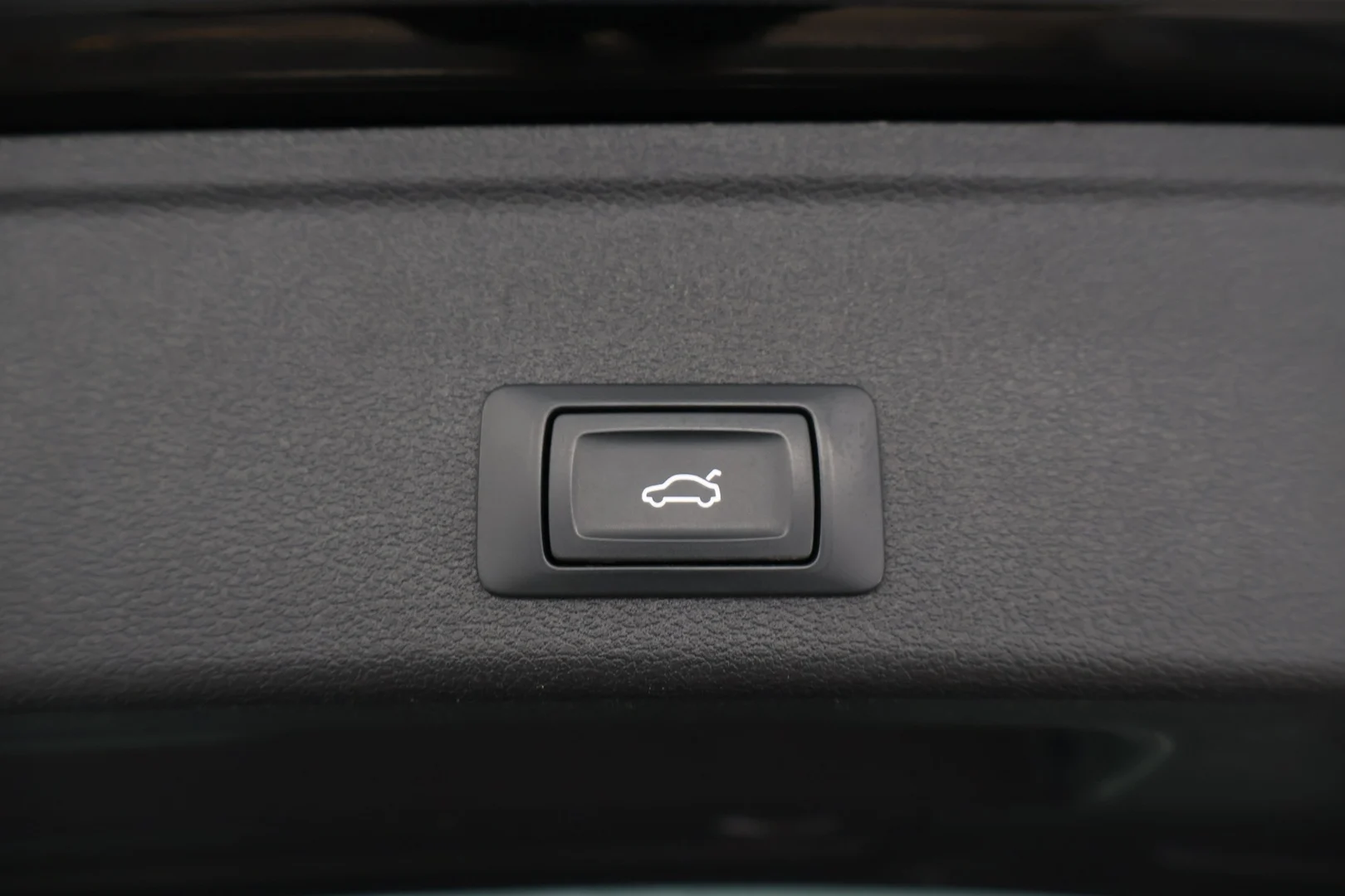 Car Image - 59IUNpT3FCXMvdSlFwkR7u