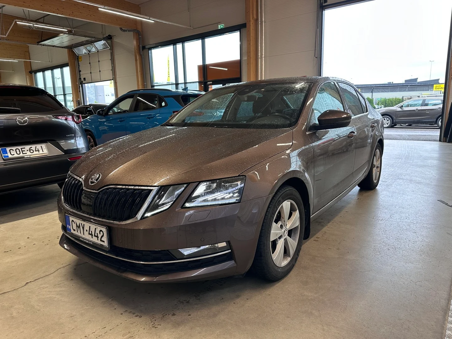 Car Image - 2r3ZWTRbysj4OWH4eMKr2k
