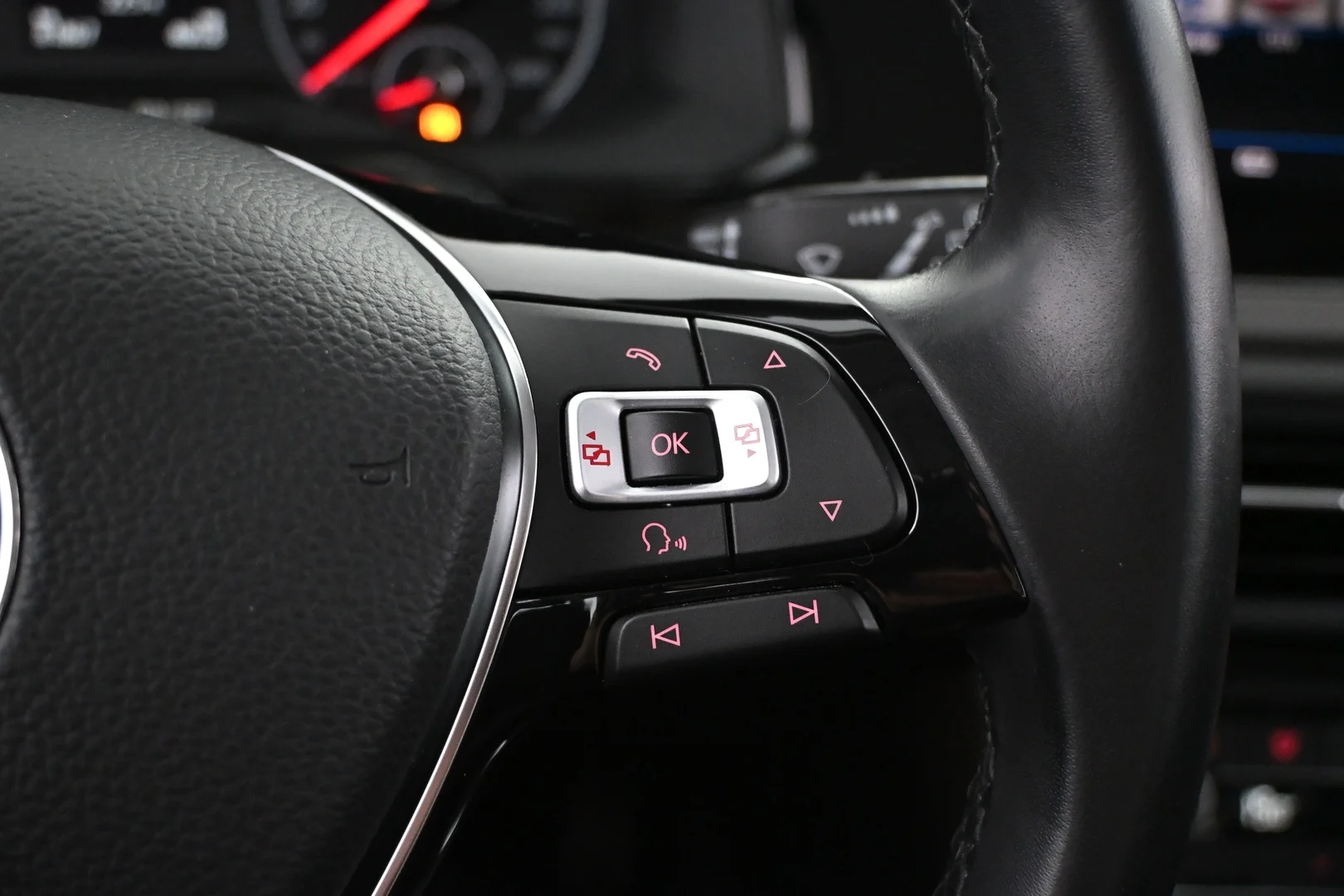 Car Image - 5LG4nS386cEfgvbYPtTG3j