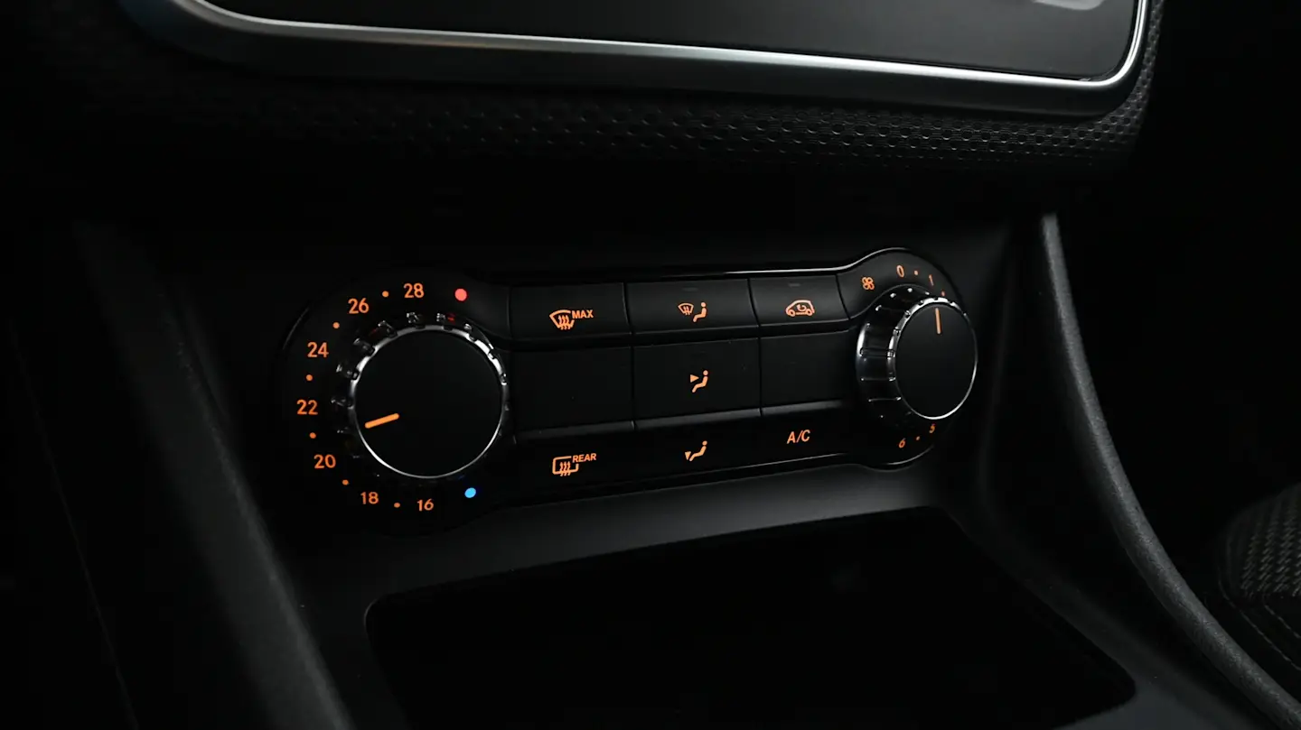 Car Image - 13DKLBfdGVJIjKouFkIudj